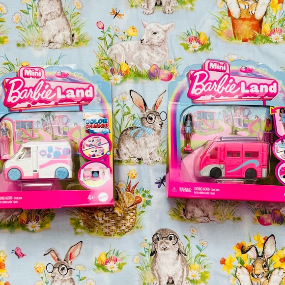 ❤️Barbie Mini Barbie Land Playset - Pink and White (2 Mini Car)New - Picture 3 of 5
